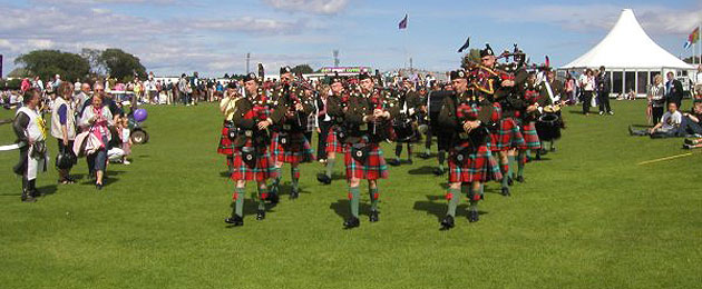 2009 International Gathering of the Clans The Pipe Band March